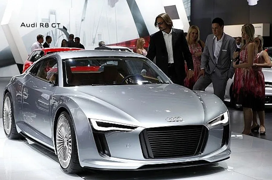 Разбиха банда за легализиране на крадени коли