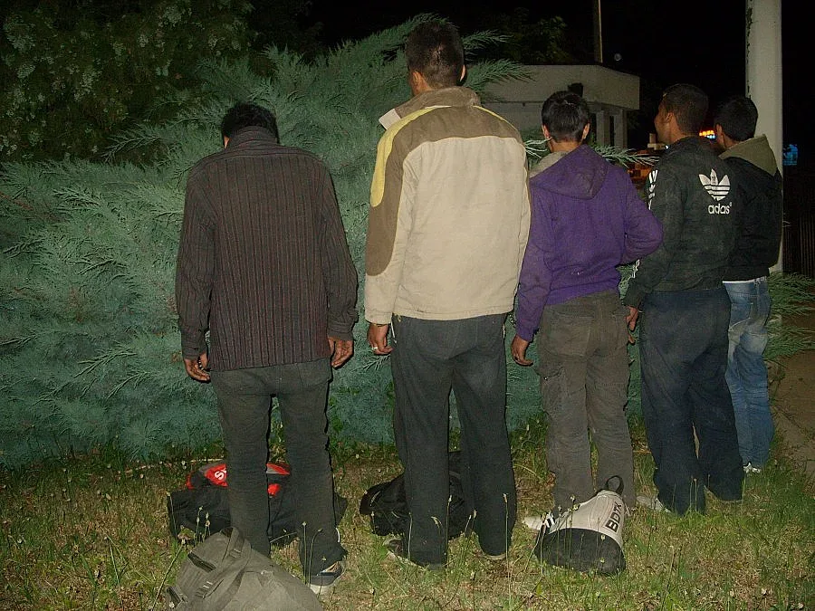 Спипаха петима афганистанци на границата