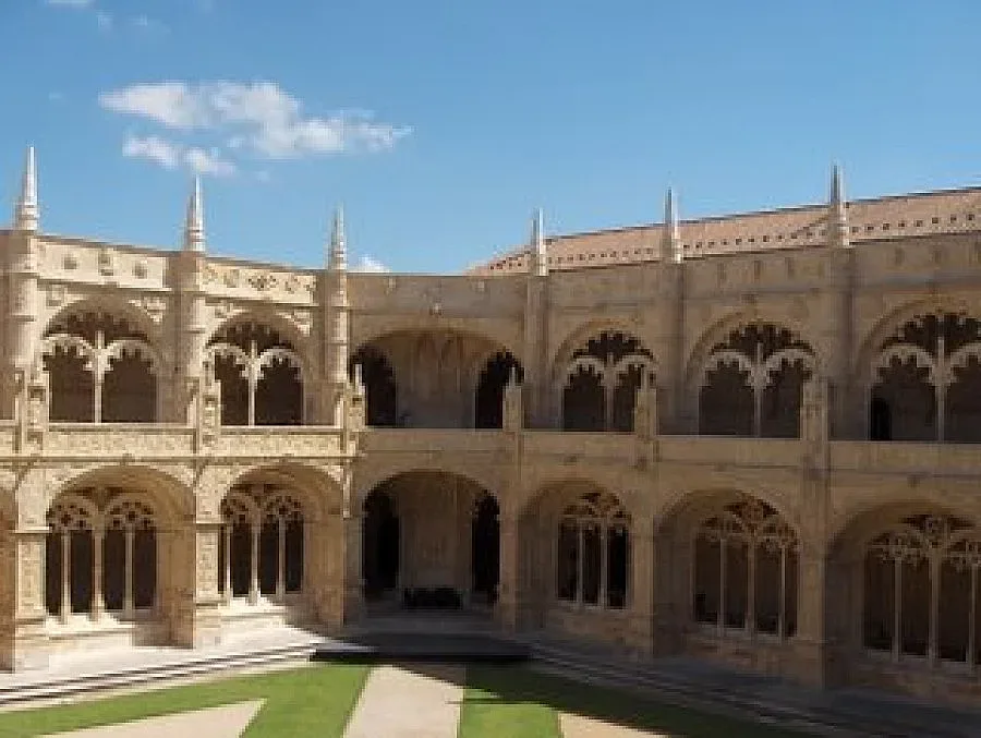 Португалия отменя празници в кризата