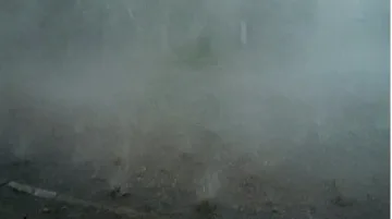 Чакат водата да се оттече от Дъбене