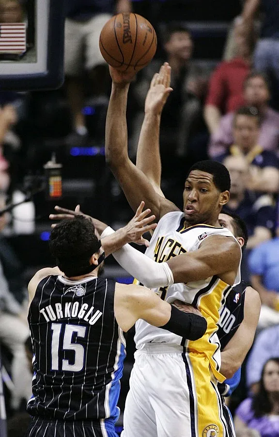 "Индиана" прекрачи във 2 кръг на плейофите в НБА