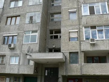 Взрив вдигна на крак жилищен блок 