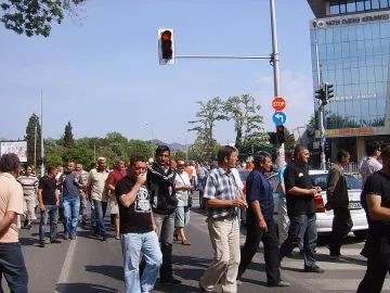 Металурзите от ОЦК-Кърджали подновиха протестите