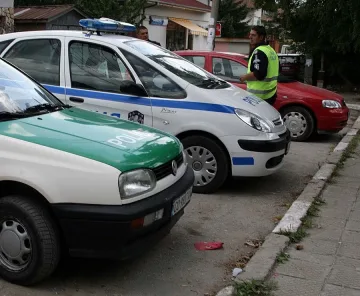 Бандит забърса пенсията на баба посред бял ден