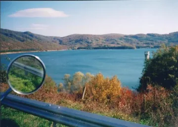 Бракониер опита да сгази полицай, заплаши го и с палеж