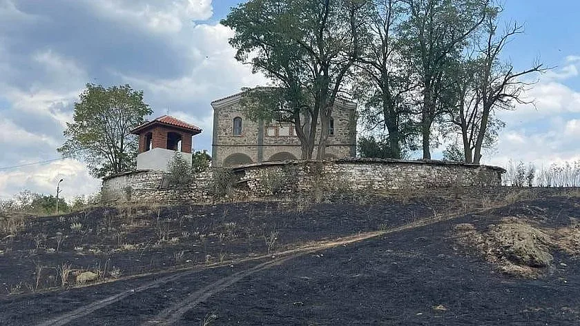 Чудо с църквата във Воден насред адските пожари