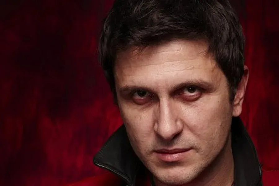 Колега фраснал Блатечки на сцената