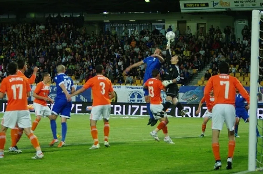 "Черноморец" и "Литекс" извъртяха хикс за "Левски"