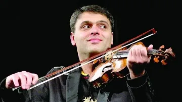 Бабата на Ванеса Мей купила цигулка на Васко Василев 