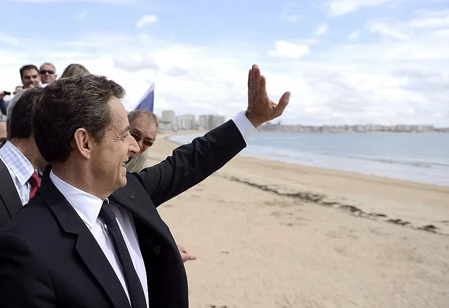 Саркози топи преднината на Оланд