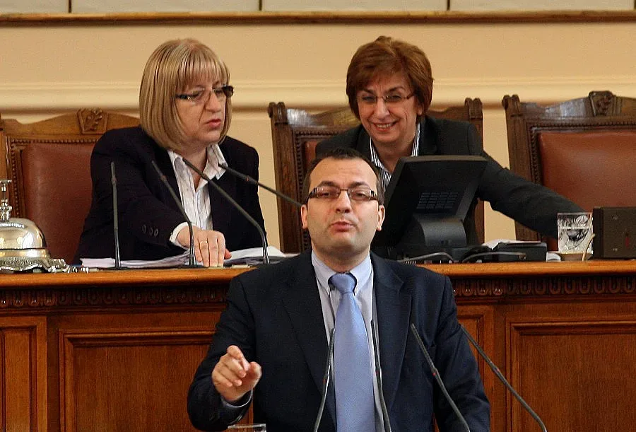 Сините се обявиха срещу ”голямото местене”