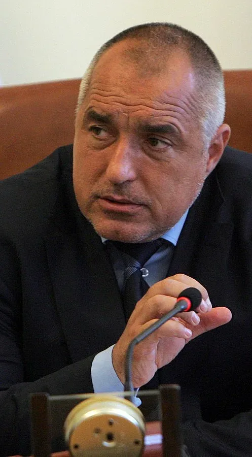 Борисов и Цветанов с оставки по тъмно в парламента