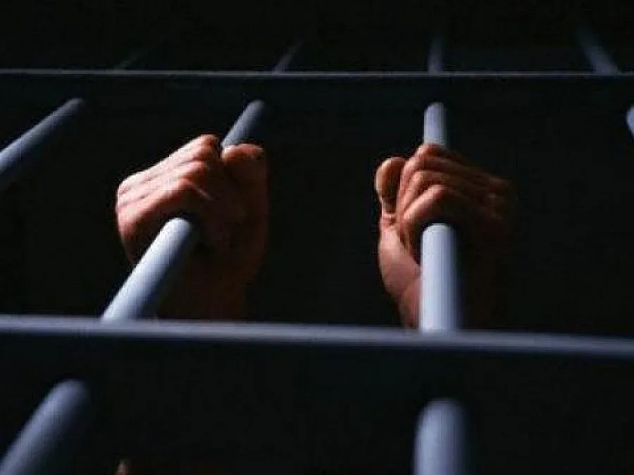 Убиец влиза на топло за 10 години