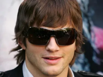 700 бона за Аштън на епизод от "Двама мъже и половина"