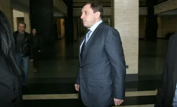 Вкараха в ареста Алексей Петров