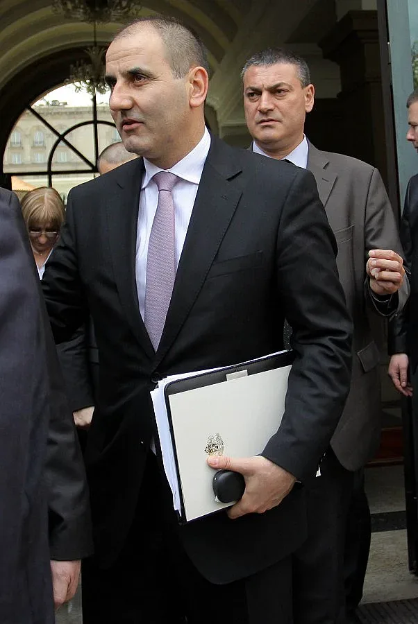 Митничарите спипани с 14 000 лева 