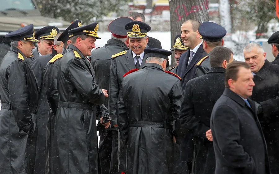 Пестим от генерали