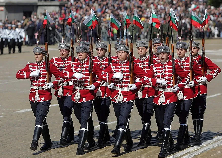Пехотинец ще води парада за 6 май