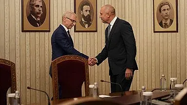 Радев връчва втория мандат. Той е обречен