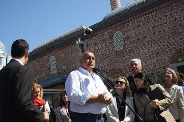 Бойко: Премиер, който не иска високи пенсии, е за убиване