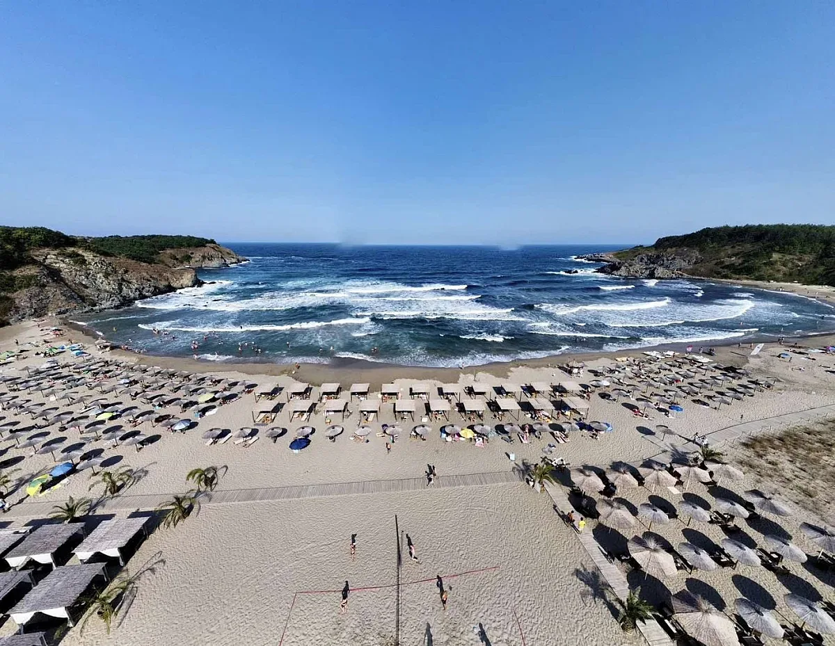 Наглост! Много обичан от българите плаж отново стана платен