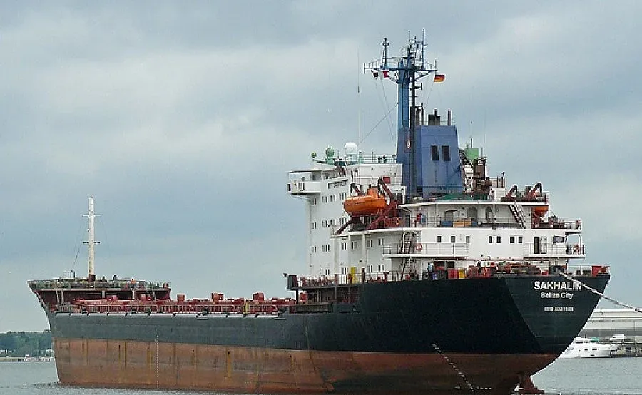 Бг корабът "Сахалин" продаден заради дългове