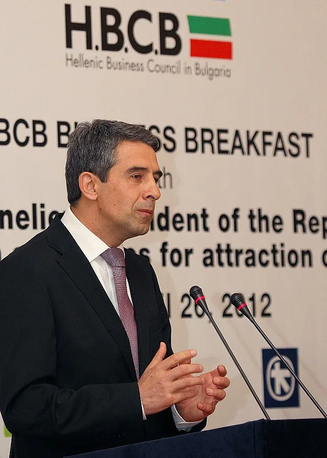 И Плевнелиев с бал за сираци