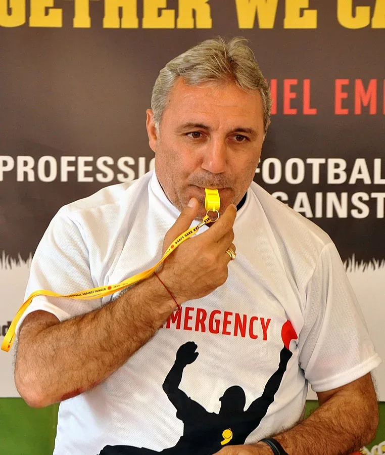 Грешници искат прошка от Стоичков 