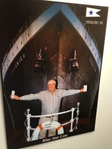 Милиардер строи непотъващ Титаник