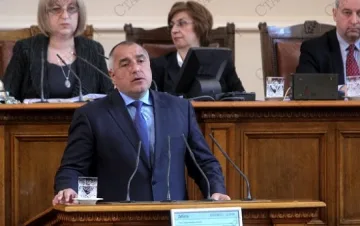 Бойко: Трябва да свалим още цените на горивата 