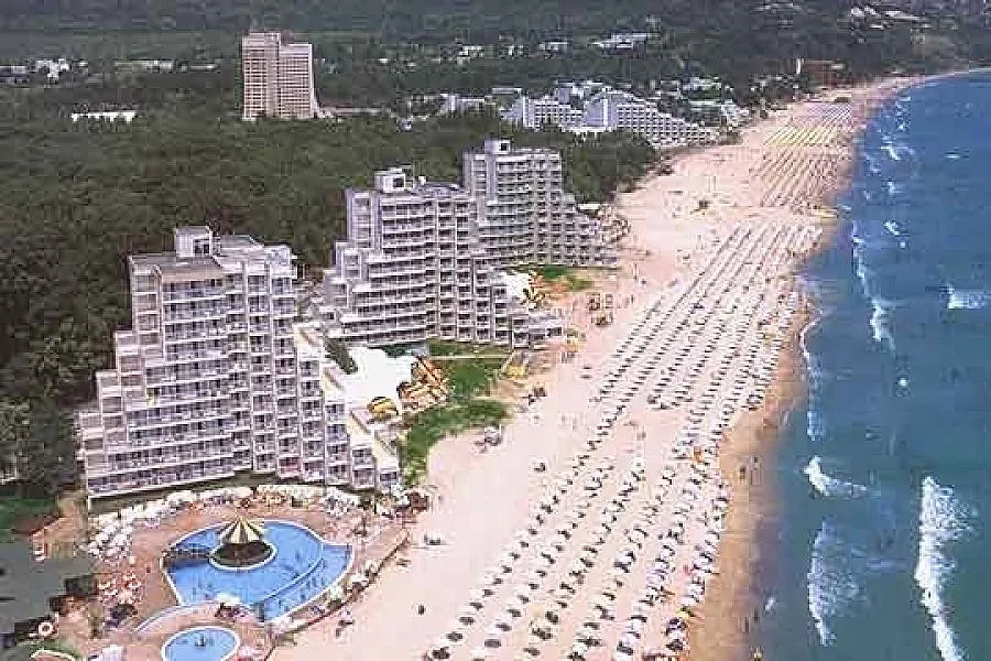 Отблъскваме чужди туристи със скъпи визи  