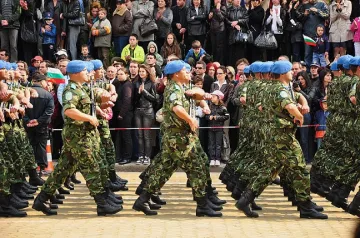 Обръщат парада на 6 май  
