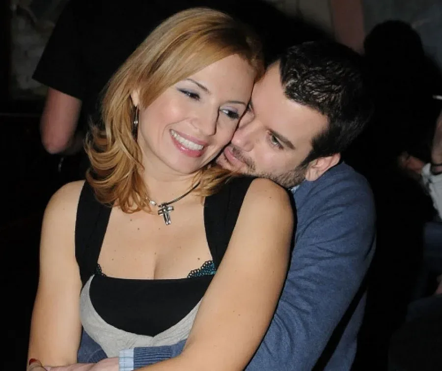 Обраха Иван и Ирина в дома им  