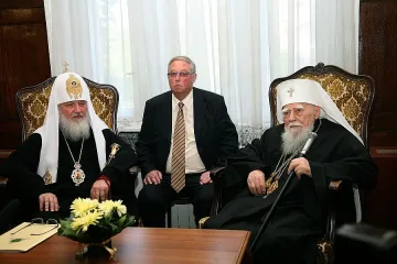 Максим благодари на Кирил за подкрепата срещу разкола