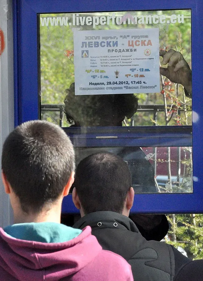 "Левски" извади бръснач за дербито