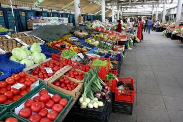 240 акта за нарушения при храните