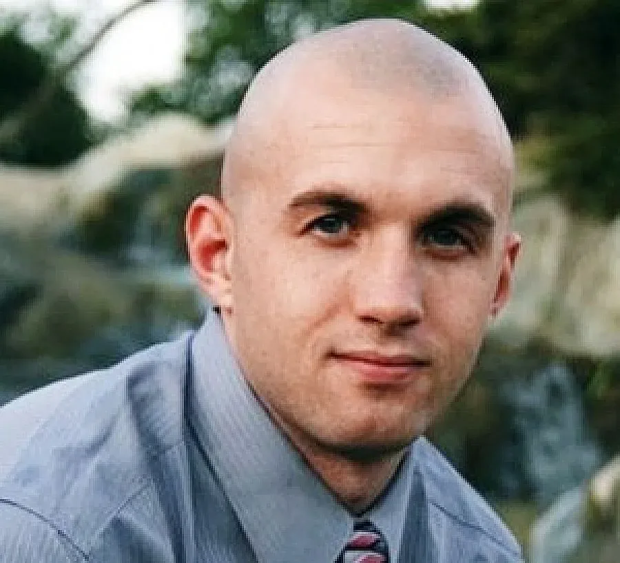 Уволняват морски пехотинец, критикувал Обама във Facebook