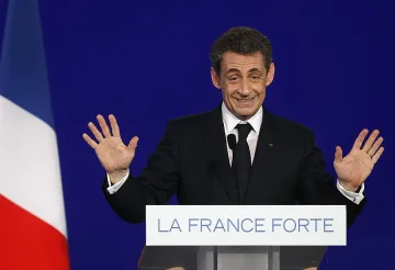 Саркози бяга от комбина с Льо Пен