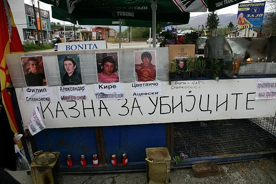 Рибарите в Скопие на колене при разстрела