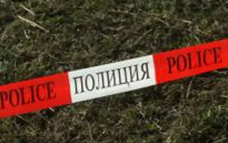 Изхвърлиха бебе на сметището