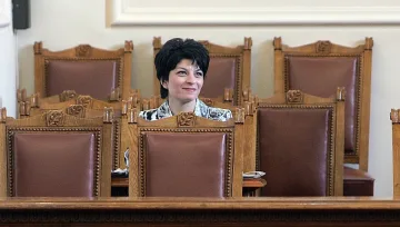 Атанасова проверява внезапно и дом в Сливен