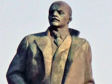 Откраднаха и продадоха паметник на Ленин и Георги Димитров 