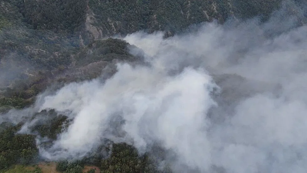 Дъждът спря огъня в Беклемето, във Воден имат телефони