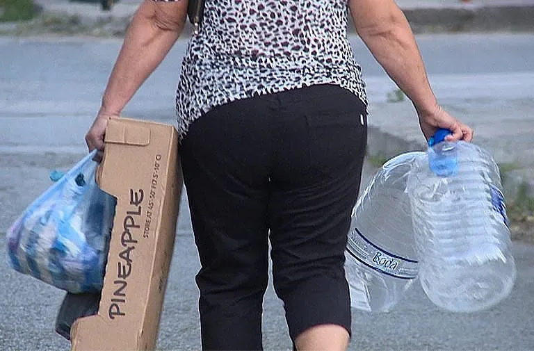 Срам за държавата! 400 000 души на воден режим