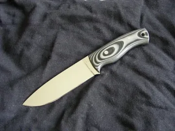 Рускиня намушка с нож бебе в църква