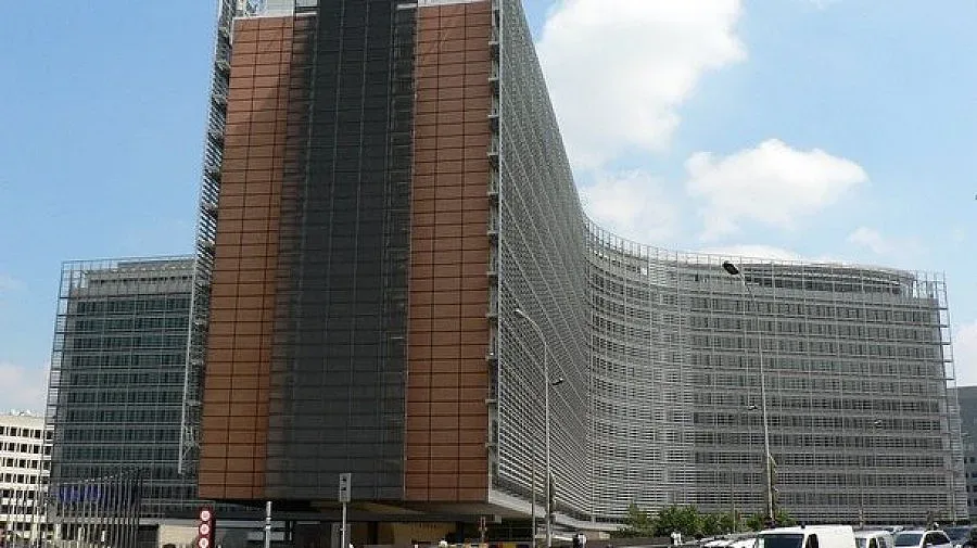 ЕК зове Македония да пази етническия мир