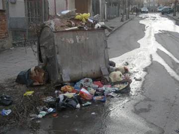 Роми вадят брадви срещу Енергото