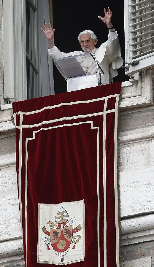 Папа Бенедикт XVI навършва 85 години, няма да черпи