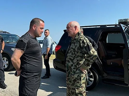 И алпинисти се включват срещу пожара в Беклемето