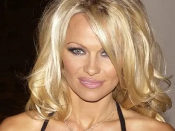 Данъчна тесла грози Памела Андерсън и на Лайънъл Ричи  